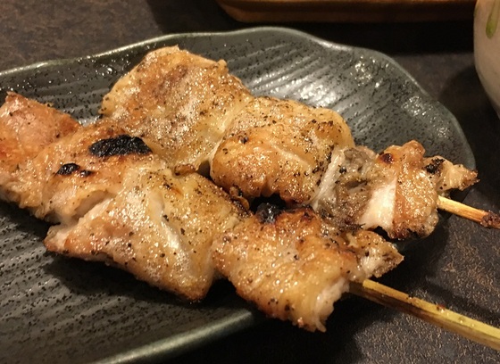 焼き鳥 こしむら 麦酒に合うサイコーのシロがたまらん 富山やちゃ