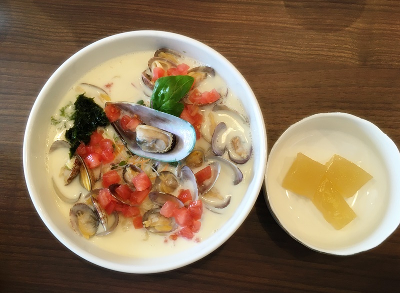 ラーメンちゅるちゅる 金沢 安心して子連れランチが楽しめる フレンチ風創作ラーメンのお店 富山やちゃ