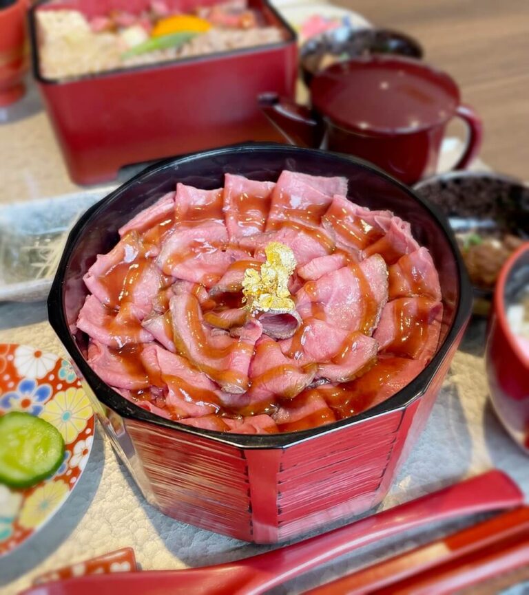 【うし重てらおか】金沢新名物「うしまぶし」口の中でとろける能登牛を新感覚お重で食べる！メニューは？ランチしてきたよ | 富山やちゃ